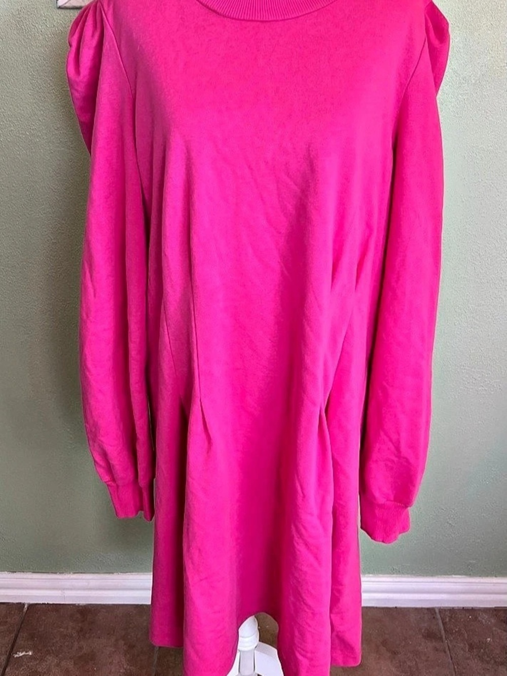 Crown and Ivy - Puff Sleeve Mini Dress in Pink Size large Like New